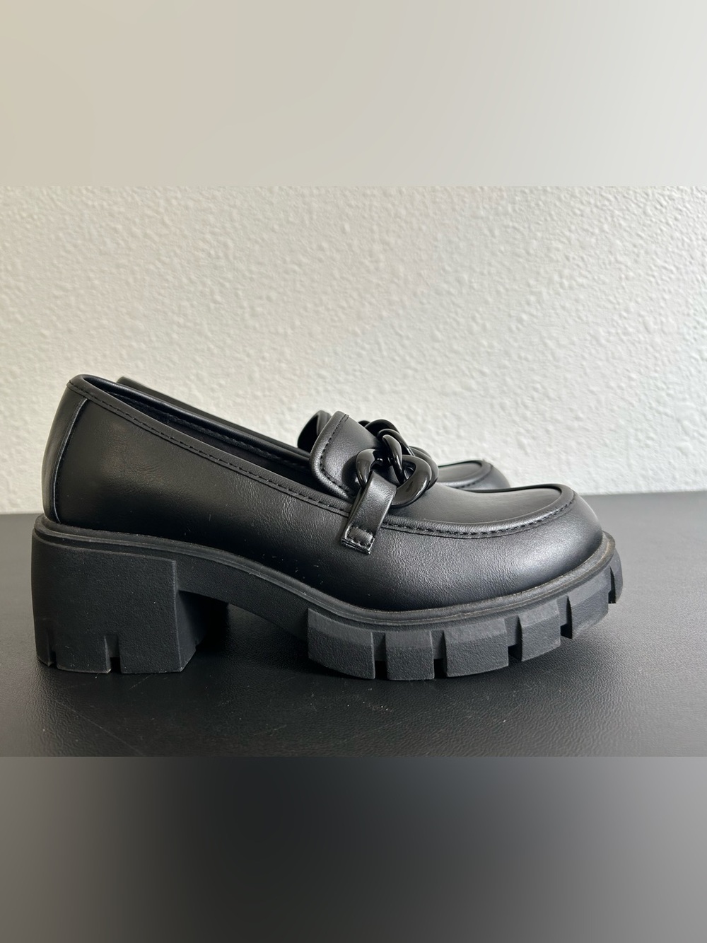 MADDEN GIRL Size 6 Black Platform Lug Sole Loafers BLACK CHAIN